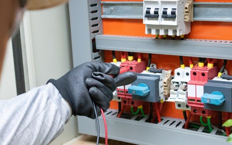 Biến tần hòa lưới có lưu trữ