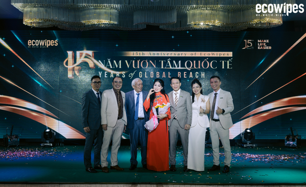 Ca sĩ Anh Thơ giọng ca đầy nội lực đã làm sân khấu bùng nổ và cảm xúc