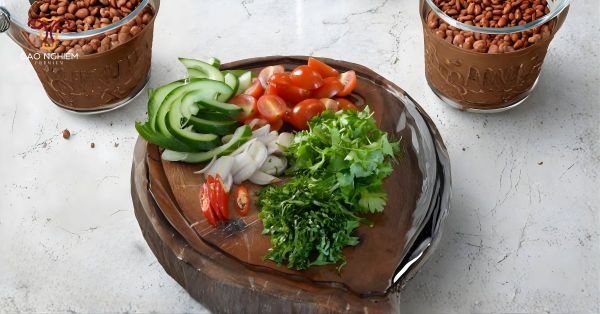 Sơ chế rau củ quả dùng để trộn salad