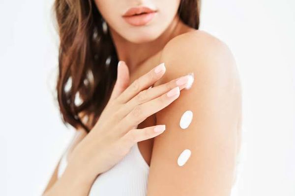 5 vị trí xịt nước hoa lưu hương lâu nhất