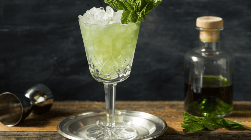 Dùng rượu Absinthe để pha chế cocktail