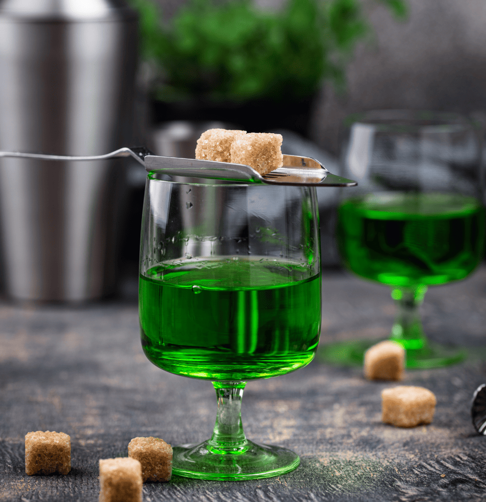 Thưởng thức Absinthe Green theo phong cách Paris