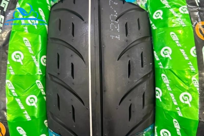 Lốp xe đạp điện hiệu GST