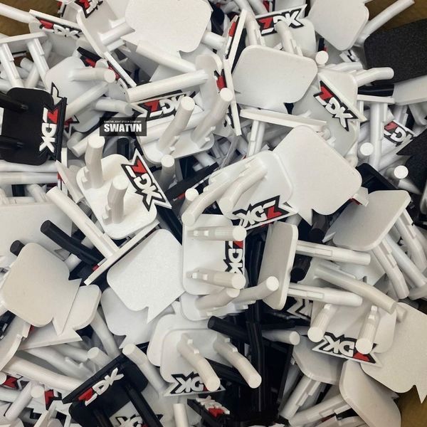 móc treo vợt cầu lông in logo