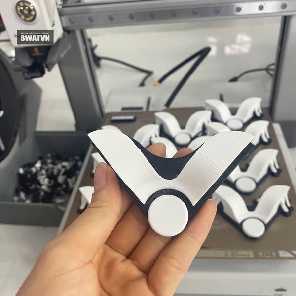 móc treo vợt cầu lông in logo