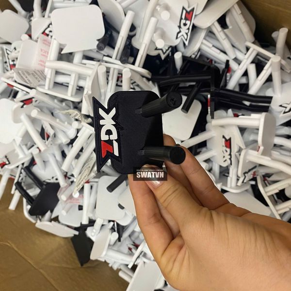 móc treo vợt cầu lông in logo