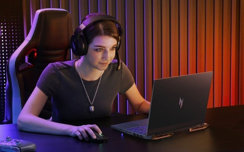 Nitro ProPanel ANV16-41-R36Y phù hợp với sinh viên kỹ thuật, designer và game thủ