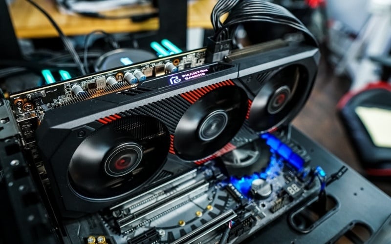 Lưu ý vị trí cắm dây cho người dùng PC Gaming