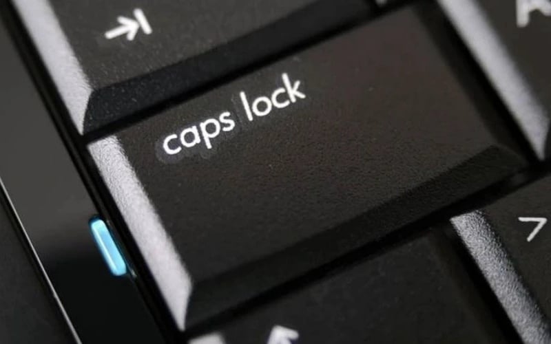 Dùng phím Caps Lock để viết hoa toàn bộ