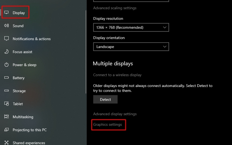 Di chuyển đến mục Display và cuộn xuống chọn Graphics