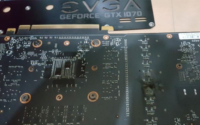 Sản phẩm bị hư hỏng vật lý nặng do người dùng gây ra sẽ không được bảo hành