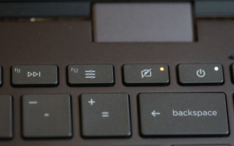 Một số dòng máy có thể có phím tắt trên bàn phím