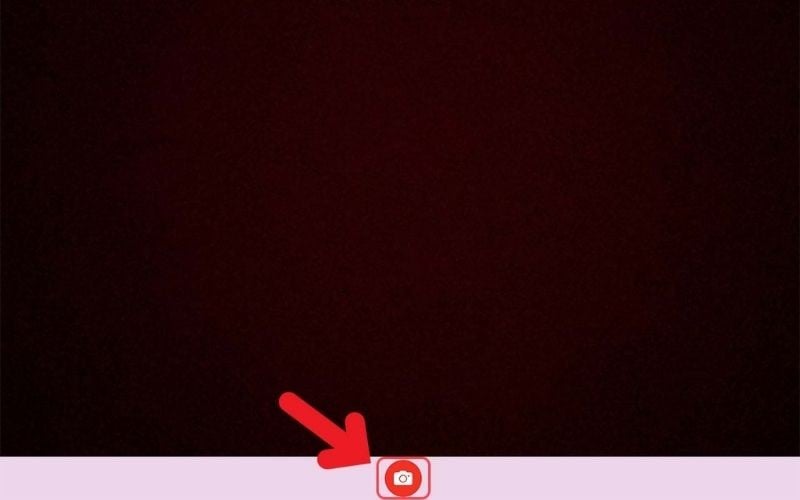 Để chụp ảnh, bạn chỉ cần nhấn vào nút chụp màu đỏ có biểu tượng máy ảnh