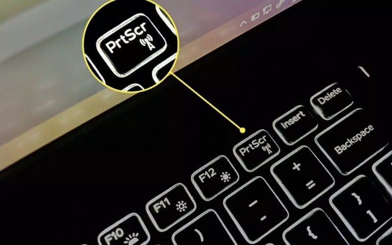 Tìm và nhấn phím PrtSc