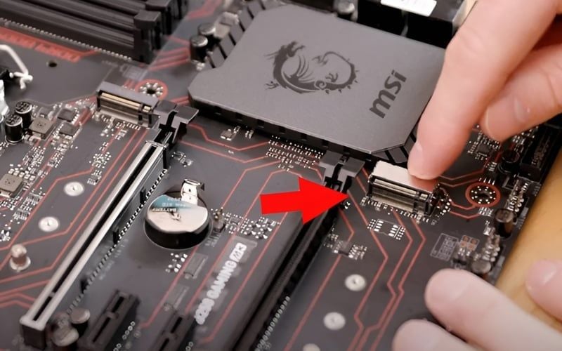 Xác định vị trí khe cắm M.2 trên mainboard