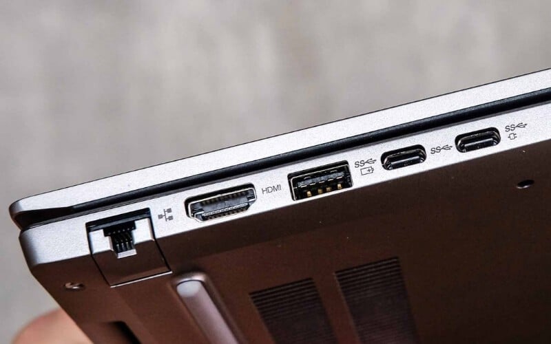 Lựa chọn cáp kết nối hoặc thiết bị chuyển đổi phù hợp