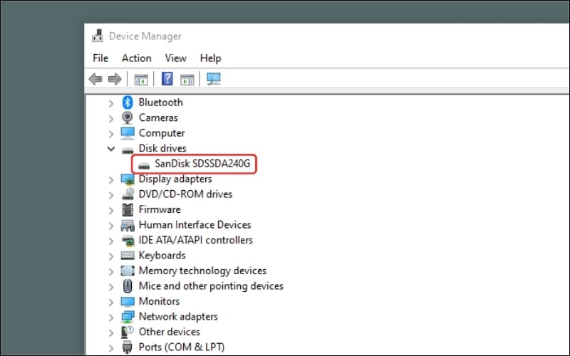 Hệ thống sẽ liệt kê tên mã (Model number) của ổ cứng