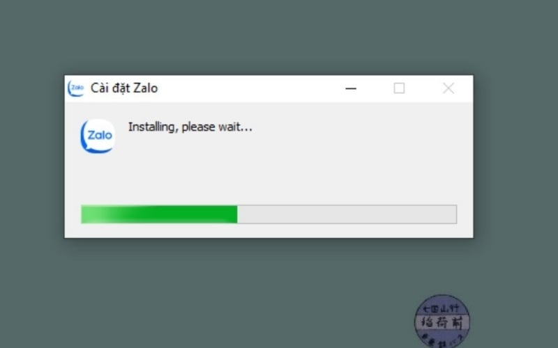 Mở file vừa tải và bắt đầu cài đặt, Zalo sẽ tự động cài đặt trong vài giây