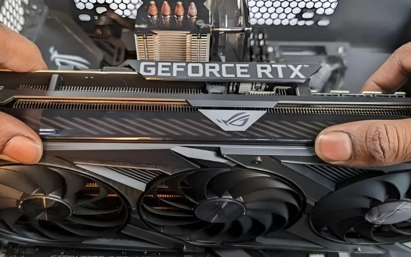 Thay card cũ bằng card mới mạnh hơn để cải thiện trải nghiệm chơi game, xử lý đồ họa