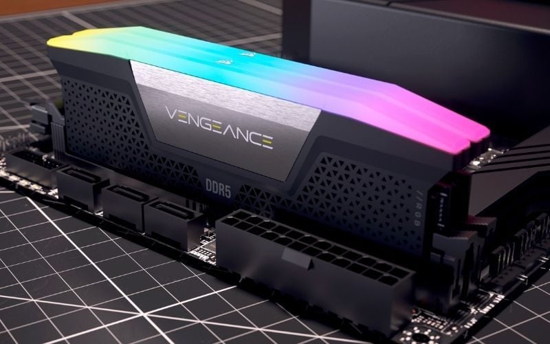 Sử dụng RAM DDR5 Dual Channel (kênh đôi) để tối ưu băng thông