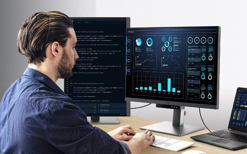 Nhóm lập trình viên và coder hãy ưu tiên màn hình hỗ trợ chân đế linh hoạt