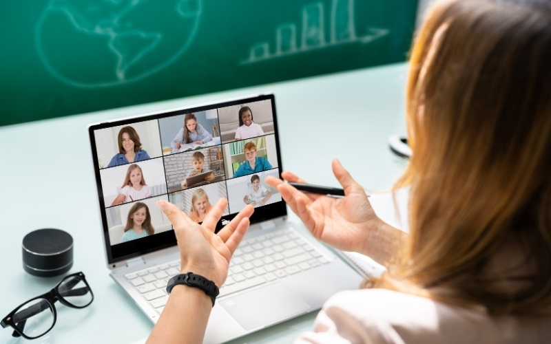 Chip AI giúp khử nhiễu micro và làm mờ hậu cảnh trong các cuộc họp online