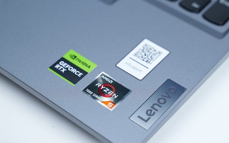 Laptop sử dụng chip H gần như luôn được kết hợp với card đồ họa rời