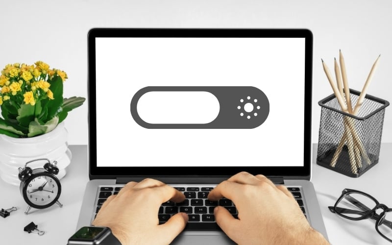 Không nên luôn bật độ sáng màn hình ở mức tối đa