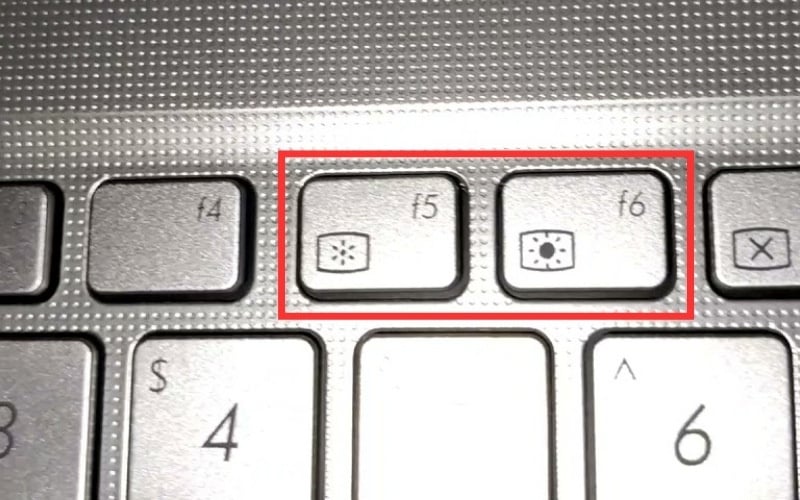 Cách xử lý đèn bàn phím không sáng hoặc không đổi được màu