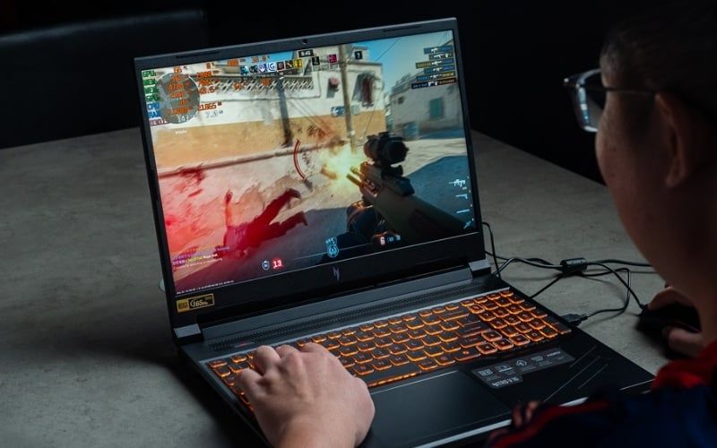 Acer Nitro ProPanel được trang bị 2 quạt làm mát hiệu quả, đáp ứng tốt các tác vụ nặng