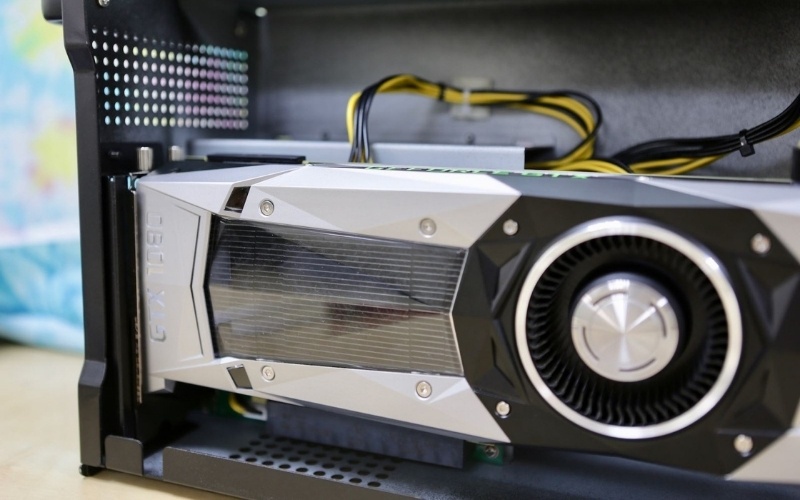 Gắn VGA Vào Khe PCIe X16