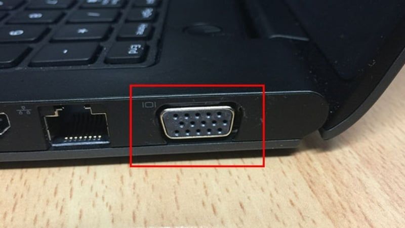 VGA là cổng kết nối analog thế hệ cũ