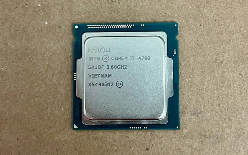 Nếu làm đồ họa 2D nhẹ nhàng hoặc chơi các game AAA cũ, hãy tìm đến Intel Core i7-4770 hoặc i7-4790