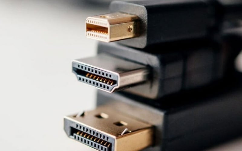 Sử dụng cáp DisplayPort chất lượng để đảm bảo tốc độ truyền dữ liệu