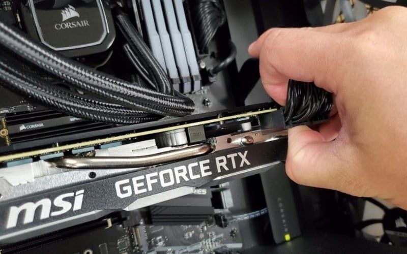 Mang máy đến GearVN để được hỗ trợ bởi đội ngũ kỹ thuật tay nghề cao