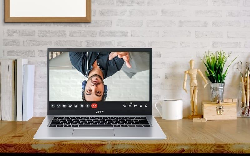 Có nhiều nguyên nhân khiến camera laptop bị lật ngược ảnh
