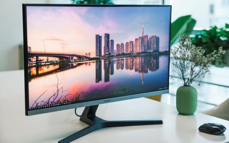 Với nhu cầu học tập và làm việc cơ bản, màn hình kích thước 22 - 24 inch là lựa chọn hợp lý