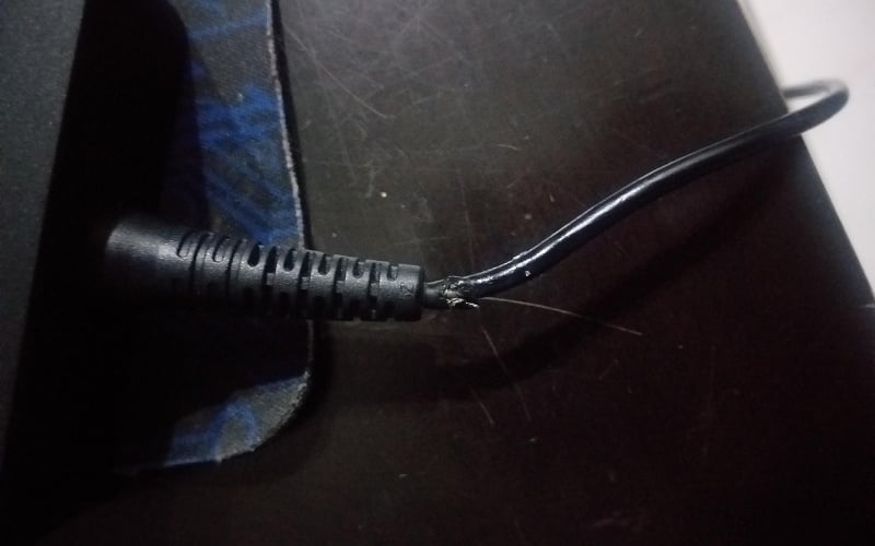 Bộ sạc, dây sạc Asus bị hỏng hoặc không đúng công suất