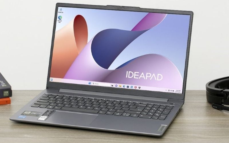 Ưu tiên mua laptop có bàn phím và webcam chất lượng cao