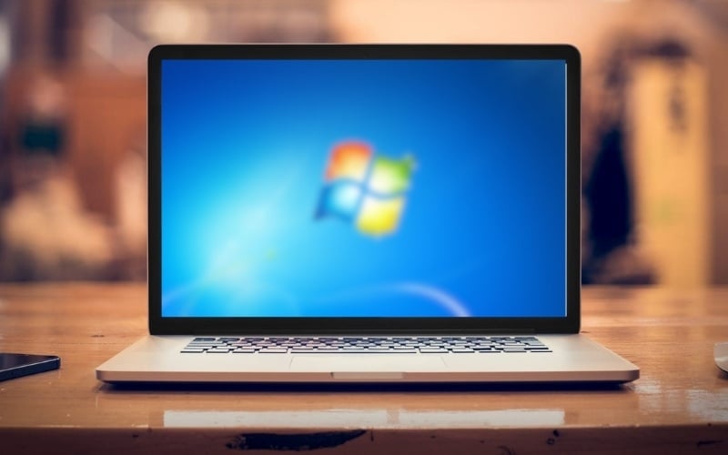 Màn hình laptop bị mờ là tình trạng hình ảnh, chữ và màu sắc hiển thị không còn sắc nét