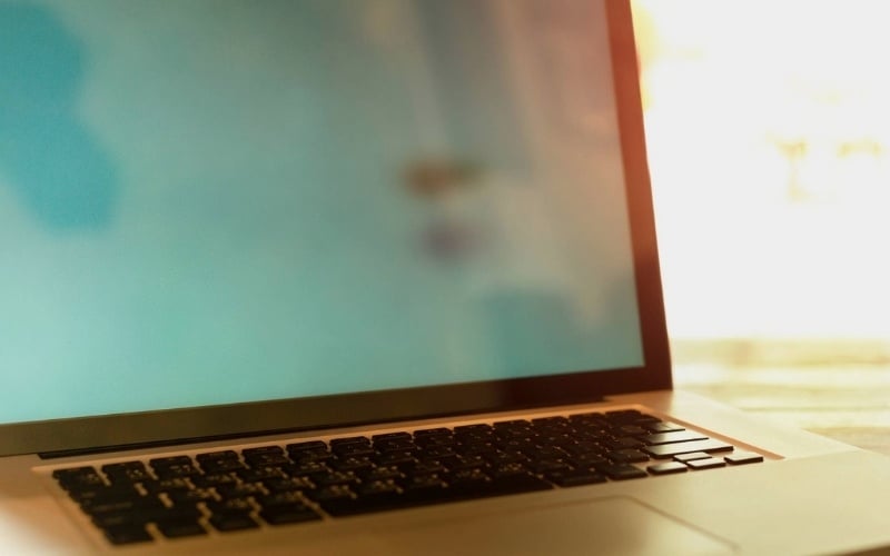 Định nghĩa và ảnh hưởng của tình trạng laptop bị mờ