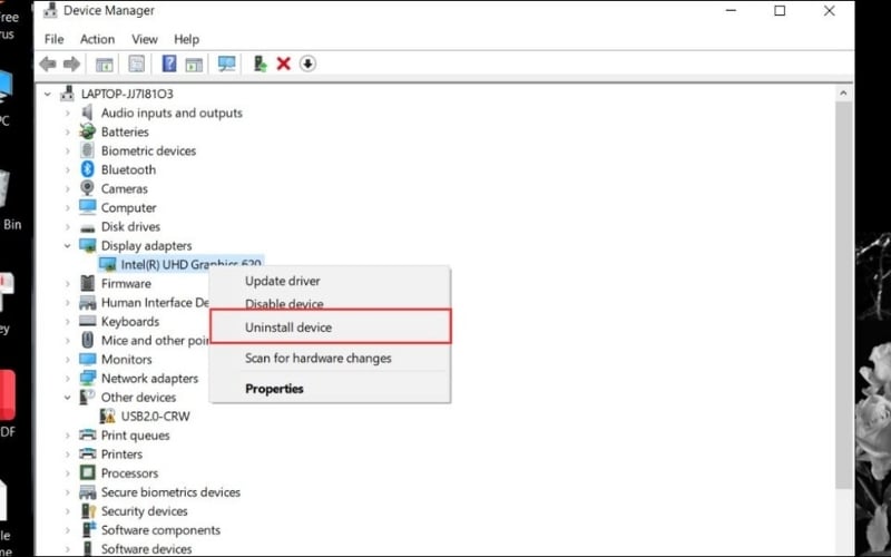 Truy cập vào Device Manager, tìm mục Display adapters và chọn Uninstall driver hiện tại