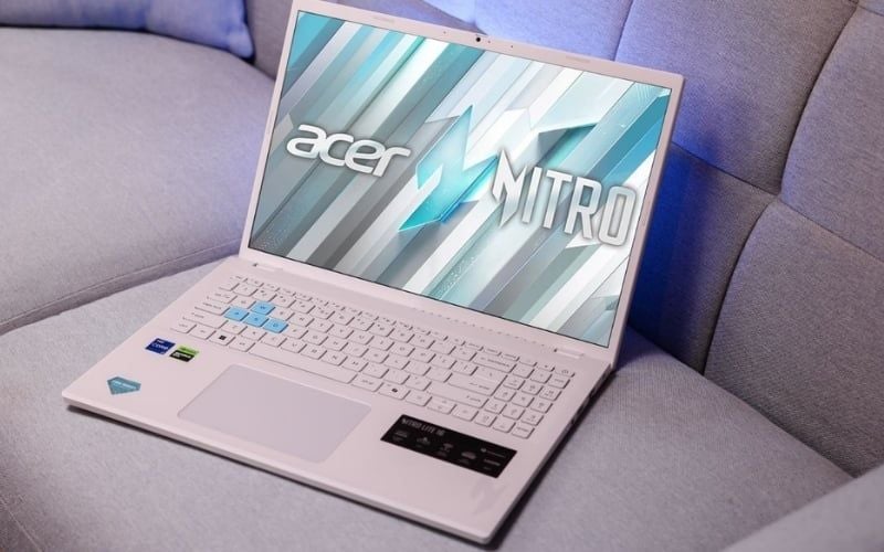 Nitro Lite 16 màu đẹp, nhẹ 1.95kg, viền mỏng, bản lề chắc chắn, dễ mang theo