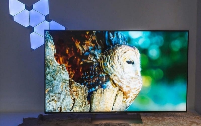 Màn hình máy tính dùng công nghệ LED Backlit cho độ sáng cao, hình ảnh sắc nét