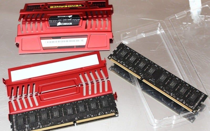 Tản nhiệt nhôm cao cấp của RAM Corsair giúp thoát nhiệt nhanh