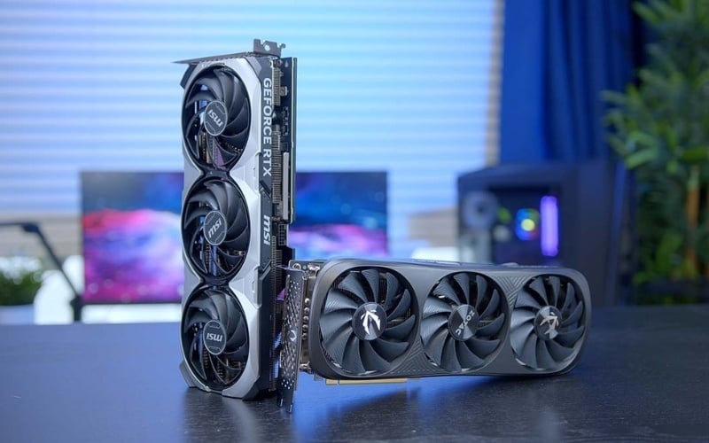 RTX 5080 hỗ trợ giao thức kết nối PCIe 5.0, còn RTX 4070 Ti Super là PCIe 4.0