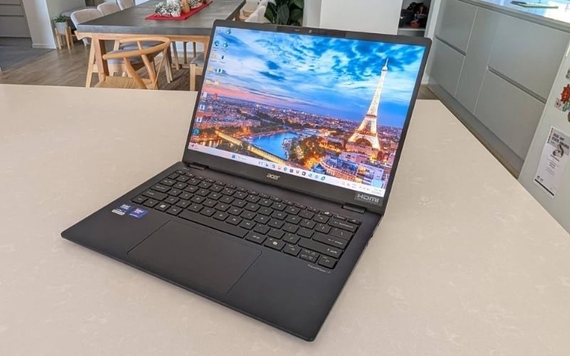 Acer TravelMate là laptop văn phòng bền và bảo mật tốt