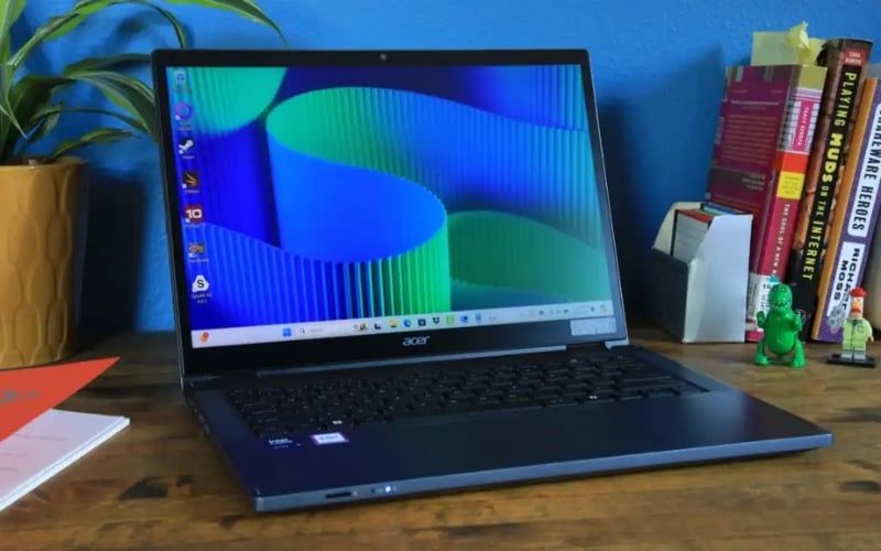 Hiệu năng dòng TravelMate đủ dùng cho nhu cầu văn phòng, dễ nâng cấp RAM, ổ cứng