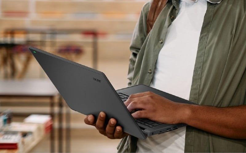 Dòng TravelMate B-Series phù hợp với học sinh phổ thông và nhu cầu cơ bản