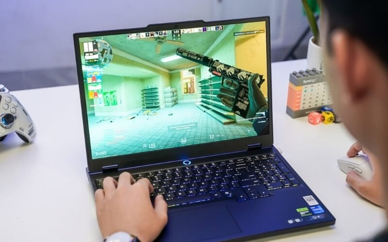 Tần số quét màn hình từ 120 - 240Hz giúp khung hình không bị xé khi chuyển động nhanh